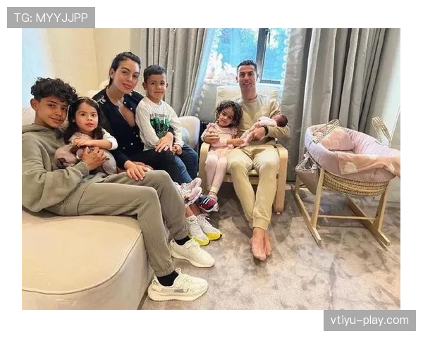 C罗出门那套行头，值我三年房租